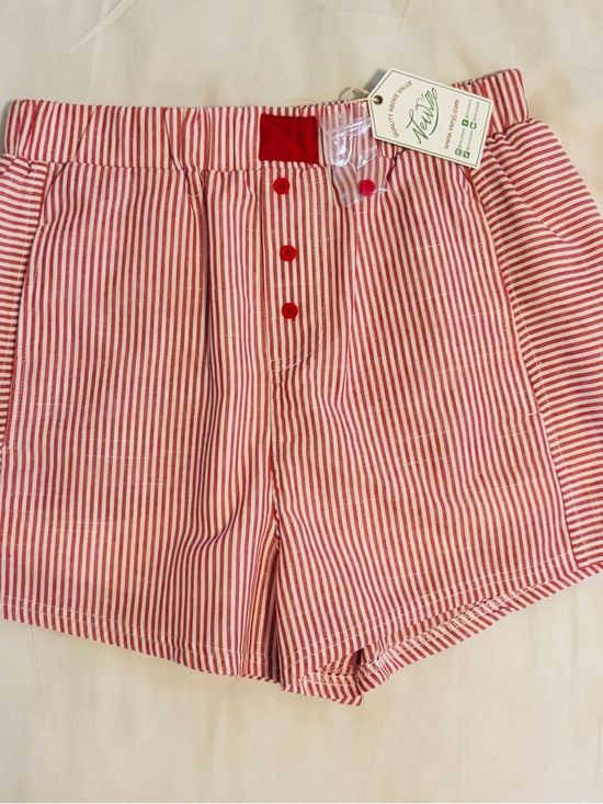 Pants - Red and White Striped High-Waist Shorts